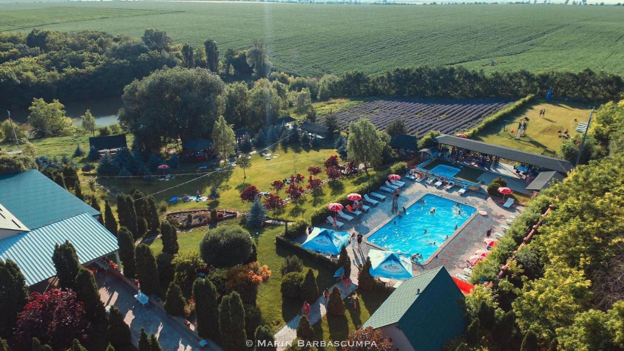 Pensiunea La Iepurasi Lunga Esterno foto
